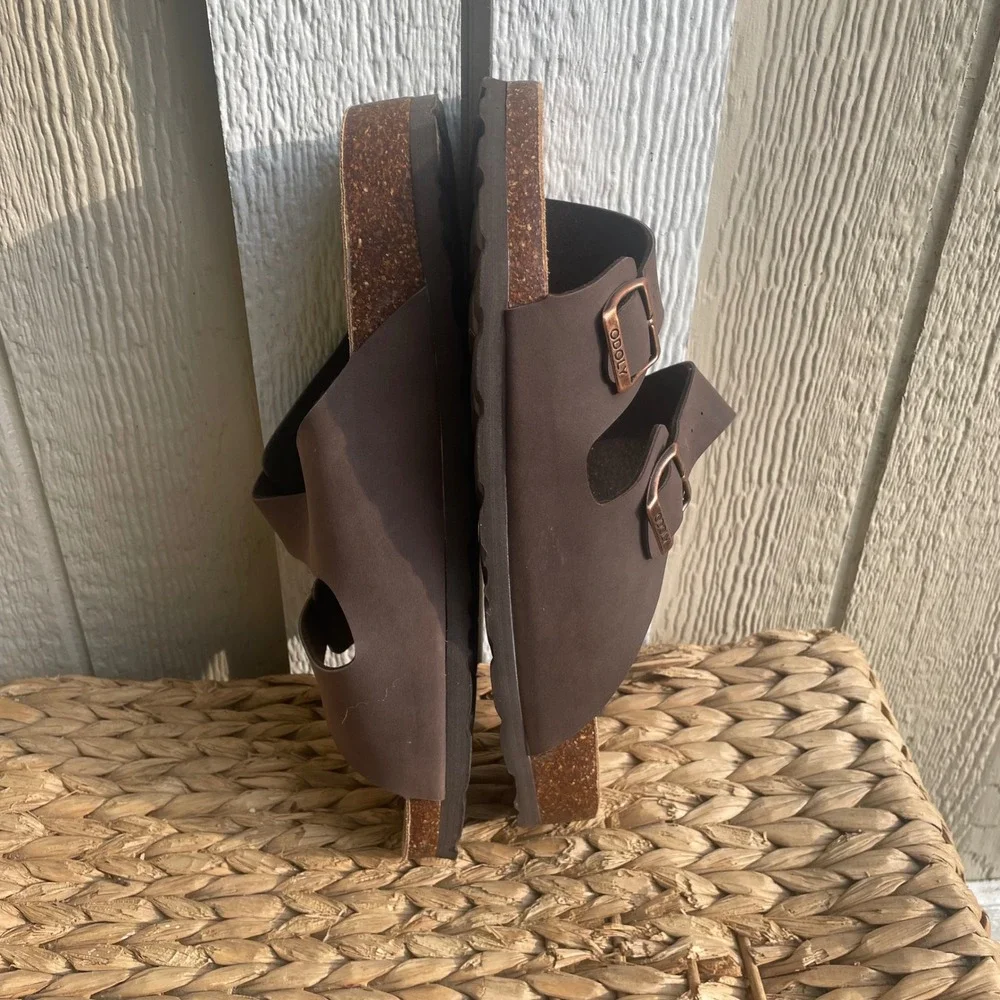 Odoly slide sandals